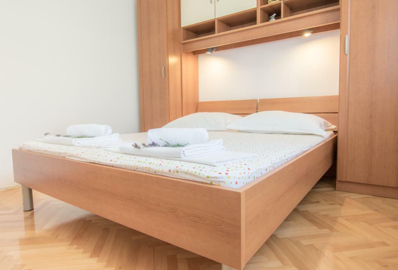Apartment Holiday Makarska Exterior photo